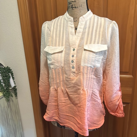 Zac & Rachel Tops - 🌼3/$25🌼Zac & Rachel Ombre Button-Down Blouse